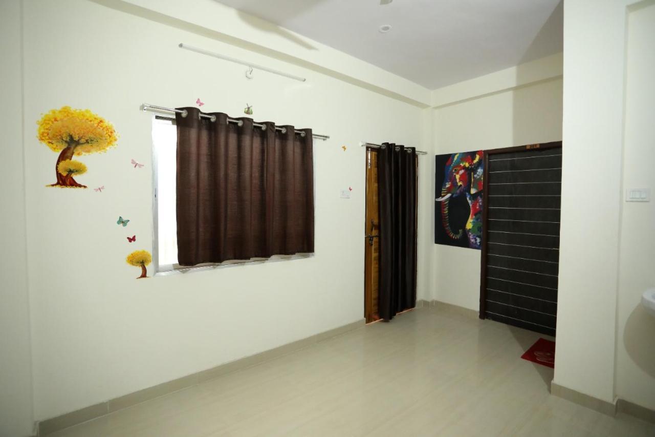 Gully Ghar Hotel Váránaszi Kültér fotó